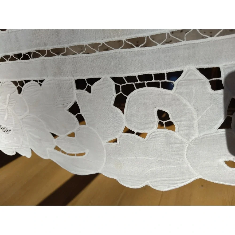 Lace TABLECLOTH 116